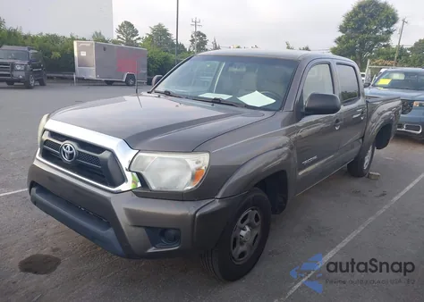 2015 Toyota Tacoma z USA, uszkodzony, nr VIN 5TFJX4CN7FX056919